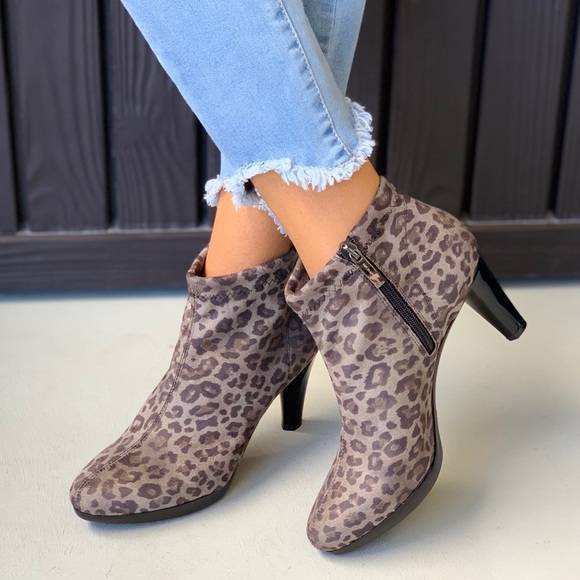 Italian Crafted Cheetah Print Heeled Ankle Booties - Picture 2 of 8